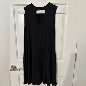 Black Keyhole Shift Dress